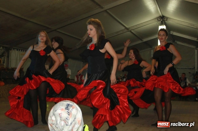 Zdjęcie w galerii na portalu naszraciborz.pl: Roztańczony drugi wieczór dożynkowy w Wojnowicach wiadomości z regionu