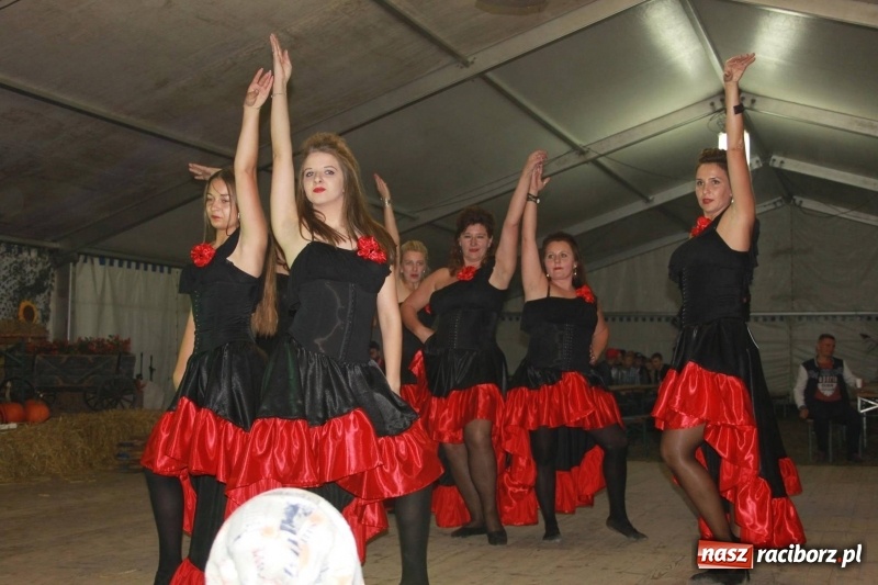 Zdjęcie w galerii na portalu naszraciborz.pl: Roztańczony drugi wieczór dożynkowy w Wojnowicach wiadomości z regionu