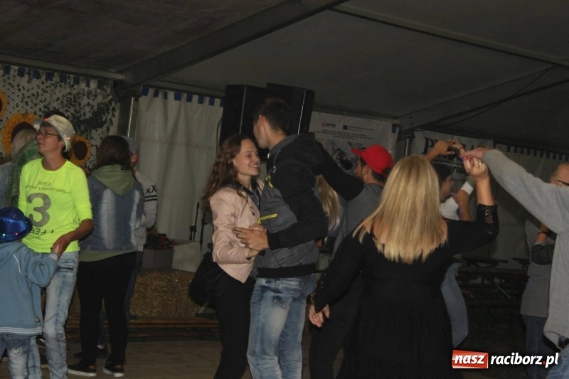 Zdjęcie w galerii na portalu naszraciborz.pl: Roztańczony drugi wieczór dożynkowy w Wojnowicach wiadomości z regionu