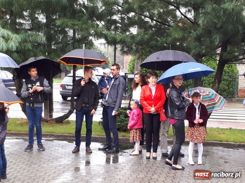 Zdjęcie w galerii na portalu naszraciborz.pl: Chleb darem Boga dla ludzi. Dożynki na Płoni wiadomości z regionu