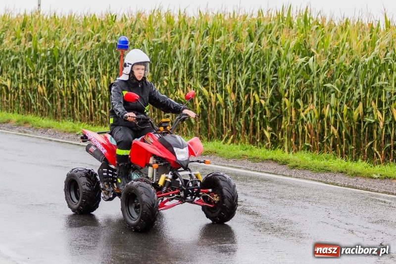Zdjęcie w galerii na portalu naszraciborz.pl: Gminne dożynki Pietrowic Wielkich w Kornicach. Pogoda nie była łaskawa, ale humory dopisały FOTO i WIDEO wiadomości z regionu