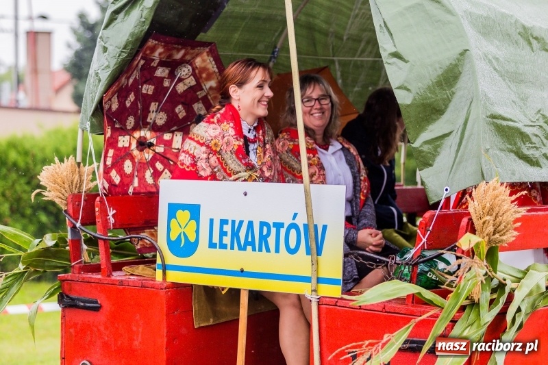 Zdjęcie w galerii na portalu naszraciborz.pl: Gminne dożynki Pietrowic Wielkich w Kornicach. Pogoda nie była łaskawa, ale humory dopisały FOTO i WIDEO wiadomości z regionu