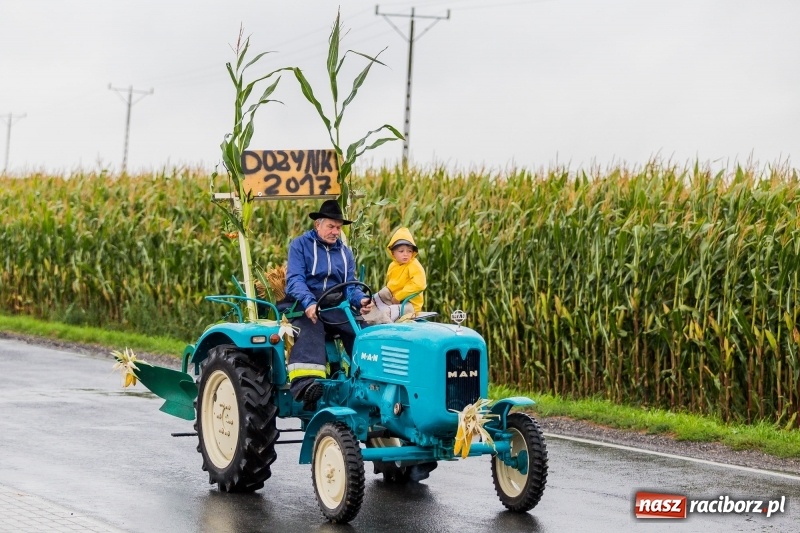 Zdjęcie w galerii na portalu naszraciborz.pl: Gminne dożynki Pietrowic Wielkich w Kornicach. Pogoda nie była łaskawa, ale humory dopisały FOTO i WIDEO wiadomości z regionu