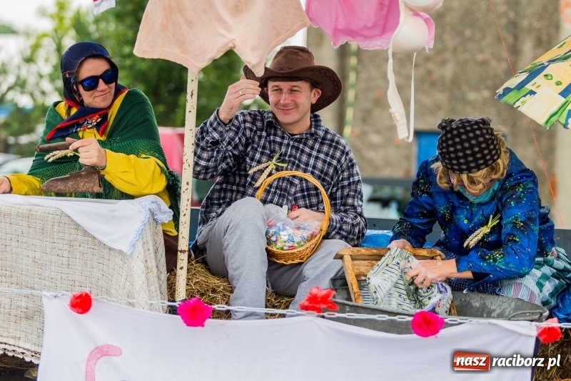 Zdjęcie w galerii na portalu naszraciborz.pl: Gminne dożynki Pietrowic Wielkich w Kornicach. Pogoda nie była łaskawa, ale humory dopisały FOTO i WIDEO wiadomości z regionu