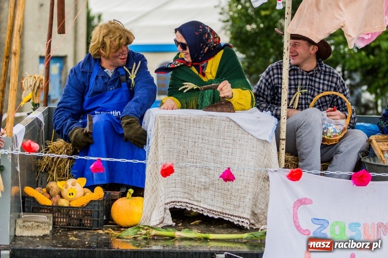 Zdjęcie w galerii na portalu naszraciborz.pl: Gminne dożynki Pietrowic Wielkich w Kornicach. Pogoda nie była łaskawa, ale humory dopisały FOTO i WIDEO wiadomości z regionu