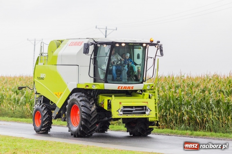 Zdjęcie w galerii na portalu naszraciborz.pl: Gminne dożynki Pietrowic Wielkich w Kornicach. Pogoda nie była łaskawa, ale humory dopisały FOTO i WIDEO wiadomości z regionu