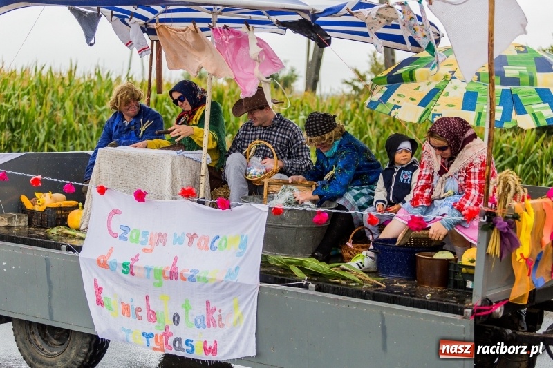 Zdjęcie w galerii na portalu naszraciborz.pl: Gminne dożynki Pietrowic Wielkich w Kornicach. Pogoda nie była łaskawa, ale humory dopisały FOTO i WIDEO wiadomości z regionu