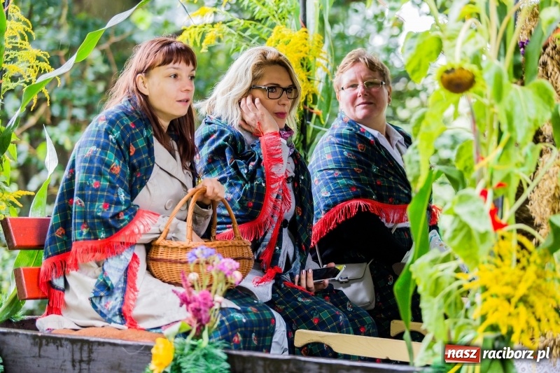 Zdjęcie w galerii na portalu naszraciborz.pl: Gminne dożynki Pietrowic Wielkich w Kornicach. Pogoda nie była łaskawa, ale humory dopisały FOTO i WIDEO wiadomości z regionu
