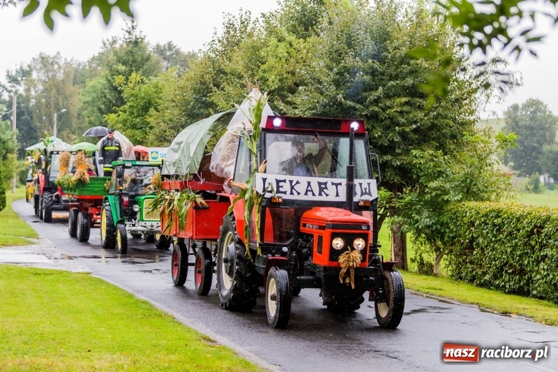 Zdjęcie w galerii na portalu naszraciborz.pl: Gminne dożynki Pietrowic Wielkich w Kornicach. Pogoda nie była łaskawa, ale humory dopisały FOTO i WIDEO wiadomości z regionu