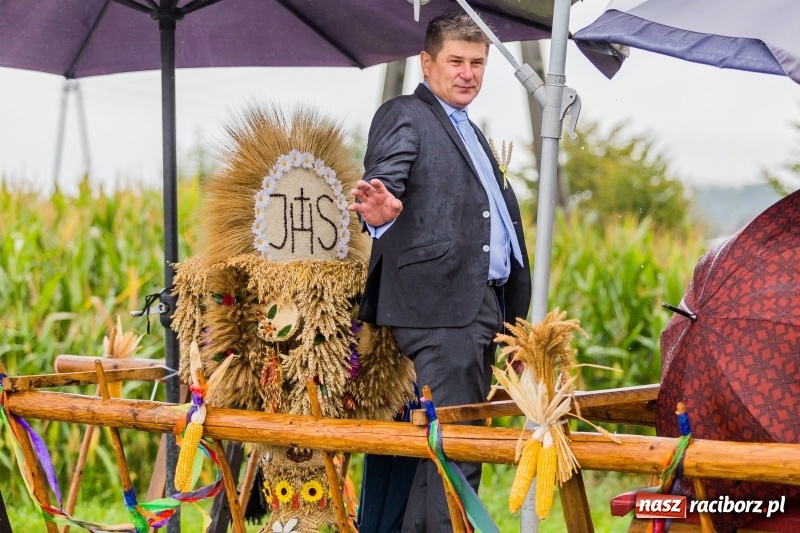 Zdjęcie w galerii na portalu naszraciborz.pl: Gminne dożynki Pietrowic Wielkich w Kornicach. Pogoda nie była łaskawa, ale humory dopisały FOTO i WIDEO wiadomości z regionu