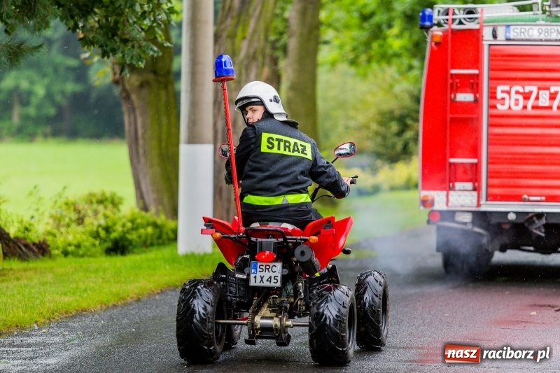 Zdjęcie w galerii na portalu naszraciborz.pl: Gminne dożynki Pietrowic Wielkich w Kornicach. Pogoda nie była łaskawa, ale humory dopisały FOTO i WIDEO wiadomości z regionu