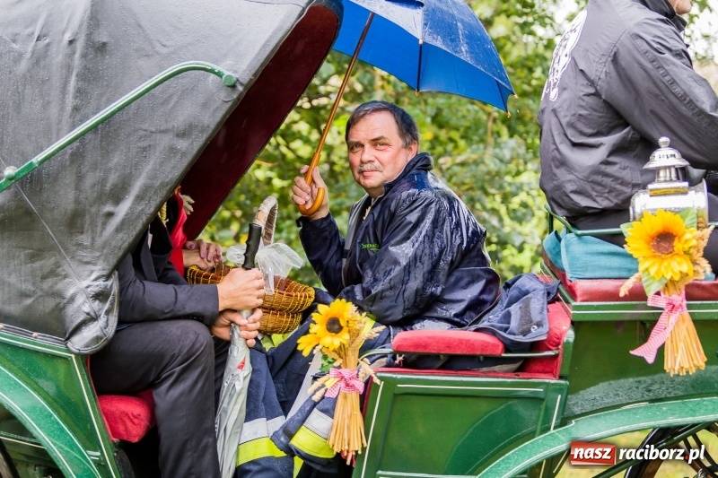 Zdjęcie w galerii na portalu naszraciborz.pl: Gminne dożynki Pietrowic Wielkich w Kornicach. Pogoda nie była łaskawa, ale humory dopisały FOTO i WIDEO wiadomości z regionu