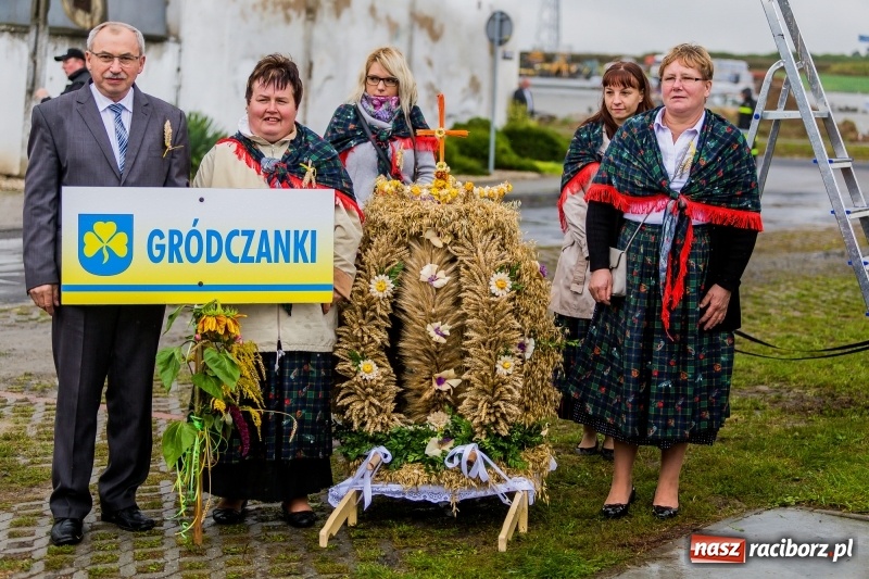 Zdjęcie w galerii na portalu naszraciborz.pl: Gminne dożynki Pietrowic Wielkich w Kornicach. Pogoda nie była łaskawa, ale humory dopisały FOTO i WIDEO wiadomości z regionu