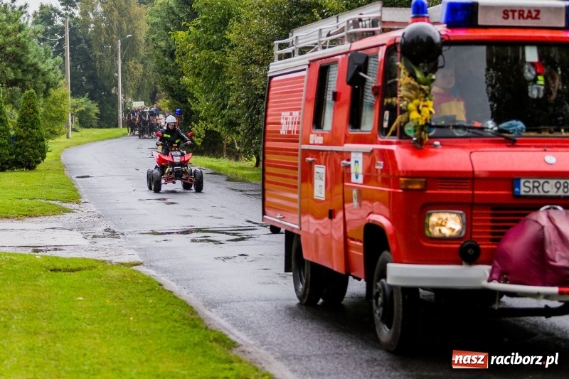 Zdjęcie w galerii na portalu naszraciborz.pl: Gminne dożynki Pietrowic Wielkich w Kornicach. Pogoda nie była łaskawa, ale humory dopisały FOTO i WIDEO wiadomości z regionu