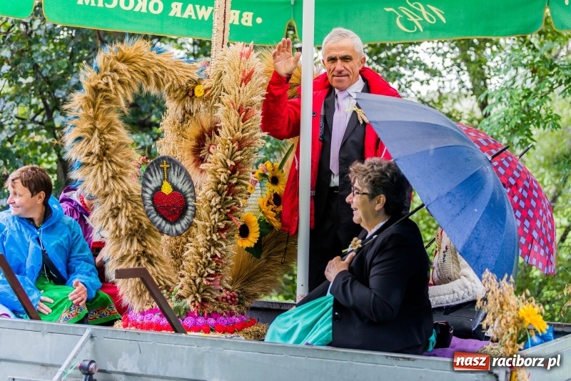 Zdjęcie w galerii na portalu naszraciborz.pl: Gminne dożynki Pietrowic Wielkich w Kornicach. Pogoda nie była łaskawa, ale humory dopisały FOTO i WIDEO wiadomości z regionu