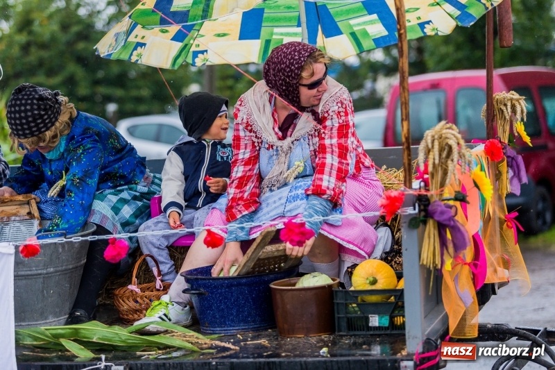 Zdjęcie w galerii na portalu naszraciborz.pl: Gminne dożynki Pietrowic Wielkich w Kornicach. Pogoda nie była łaskawa, ale humory dopisały FOTO i WIDEO wiadomości z regionu