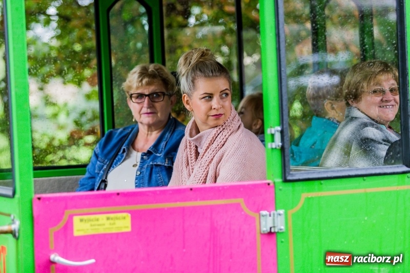 Zdjęcie w galerii na portalu naszraciborz.pl: Gminne dożynki Pietrowic Wielkich w Kornicach. Pogoda nie była łaskawa, ale humory dopisały FOTO i WIDEO wiadomości z regionu