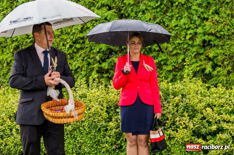 Zdjęcie w galerii na portalu naszraciborz.pl: Gminne dożynki Pietrowic Wielkich w Kornicach. Pogoda nie była łaskawa, ale humory dopisały FOTO i WIDEO wiadomości z regionu