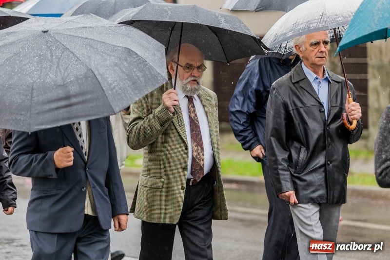 Zdjęcie w galerii na portalu naszraciborz.pl: Parafia miejska ze ślubowaną pielgrzymką do Matki Bożej wiadomości z regionu