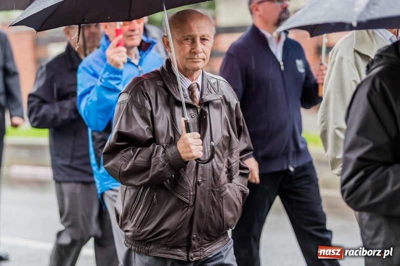 Zdjęcie w galerii na portalu naszraciborz.pl: Parafia miejska ze ślubowaną pielgrzymką do Matki Bożej wiadomości z regionu