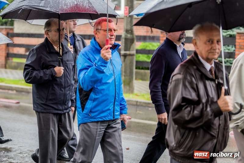 Zdjęcie w galerii na portalu naszraciborz.pl: Parafia miejska ze ślubowaną pielgrzymką do Matki Bożej wiadomości z regionu