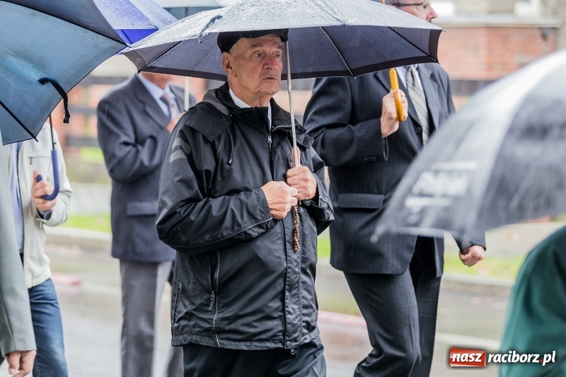 Zdjęcie w galerii na portalu naszraciborz.pl: Parafia miejska ze ślubowaną pielgrzymką do Matki Bożej wiadomości z regionu