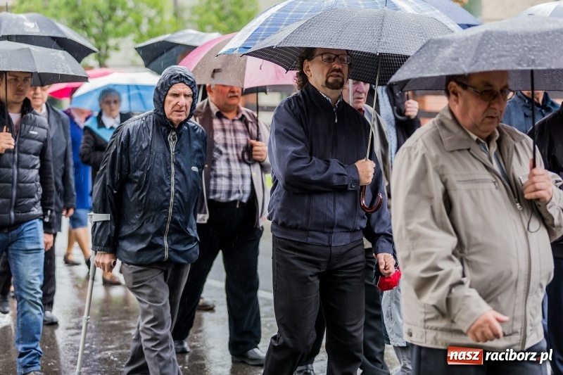 Zdjęcie w galerii na portalu naszraciborz.pl: Parafia miejska ze ślubowaną pielgrzymką do Matki Bożej wiadomości z regionu