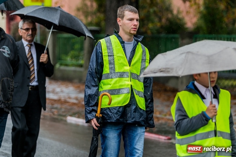 Zdjęcie w galerii na portalu naszraciborz.pl: Parafia miejska ze ślubowaną pielgrzymką do Matki Bożej wiadomości z regionu