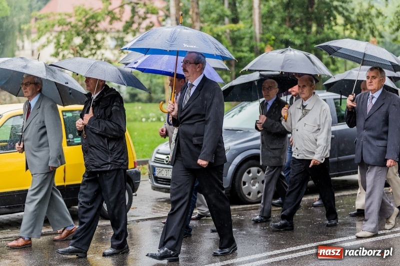 Zdjęcie w galerii na portalu naszraciborz.pl: Parafia miejska ze ślubowaną pielgrzymką do Matki Bożej wiadomości z regionu