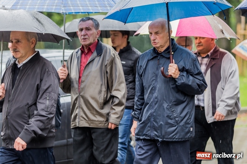 Zdjęcie w galerii na portalu naszraciborz.pl: Parafia miejska ze ślubowaną pielgrzymką do Matki Bożej wiadomości z regionu