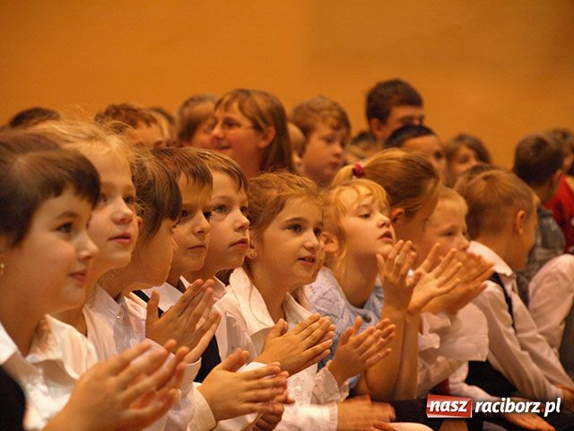 Zdjęcie w galerii na portalu naszraciborz.pl: Huczne święto w Krzanowicach wiadomości z regionu