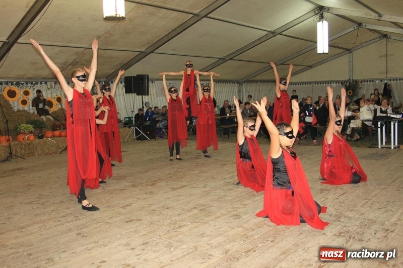 Zdjęcie w galerii na portalu naszraciborz.pl: Roztańczone Wojnowice, czyli dożynki gminy Krzanowice w rytmie Despacito FOTO i WIDEO wiadomości z regionu