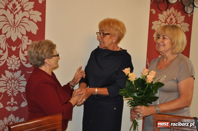 Zdjęcie w galerii na portalu naszraciborz.pl: Pół wieku po maturze, a wspomnienia wciąż żywe - spotkanie absolwentek Ekonomika wiadomości z regionu