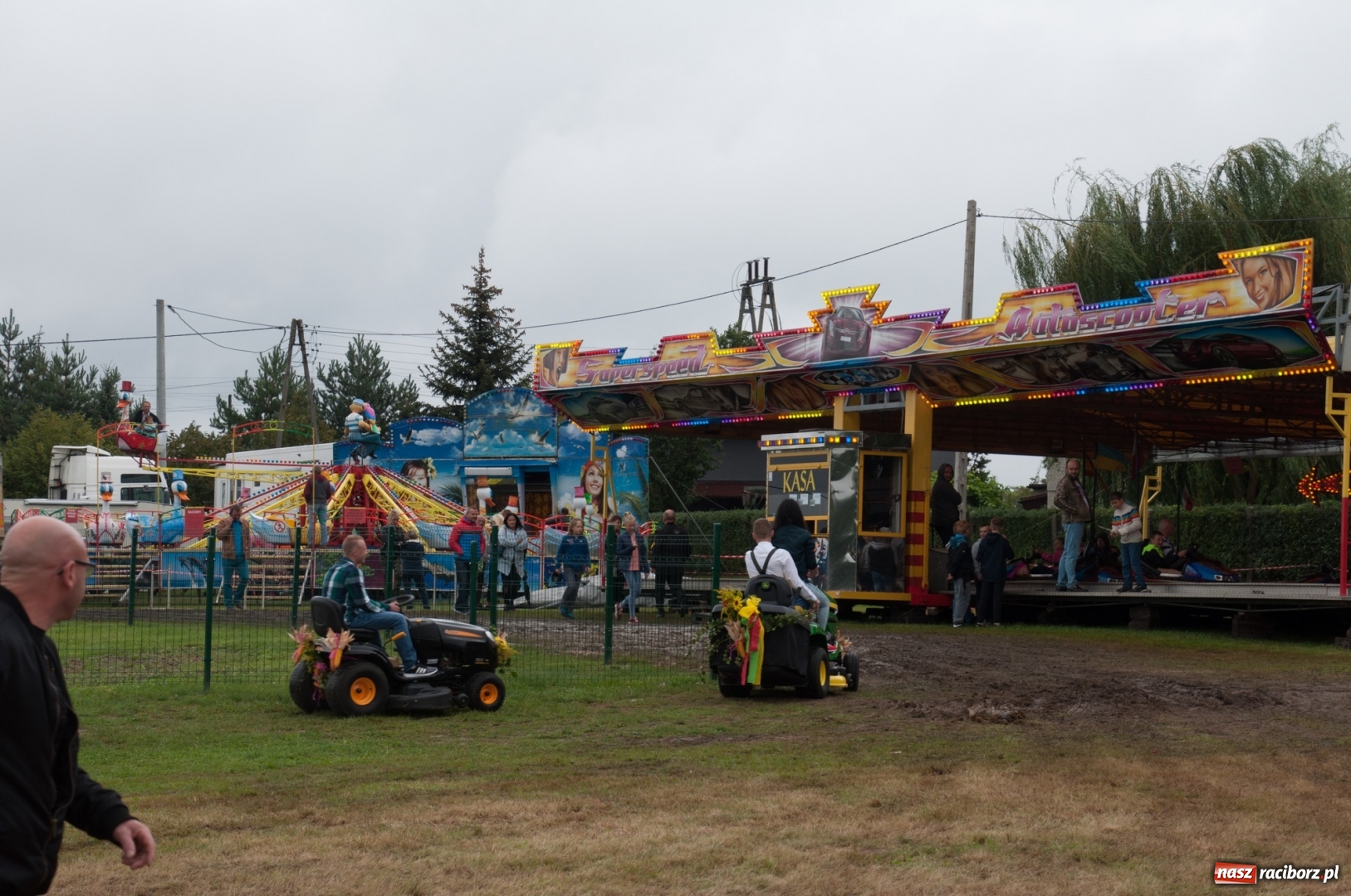 Zdjęcie w galerii na portalu naszraciborz.pl: Marcin Daniec gwiazdą dożynek i dziesięciolecia LKS w Raszczycach wiadomości z regionu