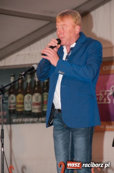 Zdjęcie w galerii na portalu naszraciborz.pl: Marcin Daniec gwiazdą dożynek i dziesięciolecia LKS w Raszczycach wiadomości z regionu