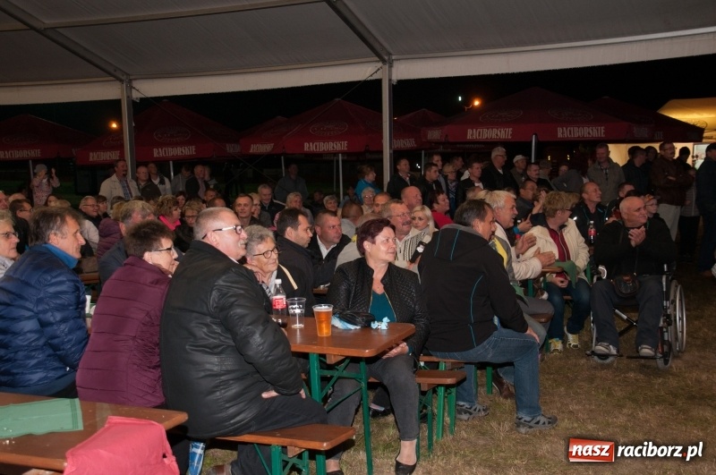 Zdjęcie w galerii na portalu naszraciborz.pl: Marcin Daniec gwiazdą dożynek i dziesięciolecia LKS w Raszczycach wiadomości z regionu