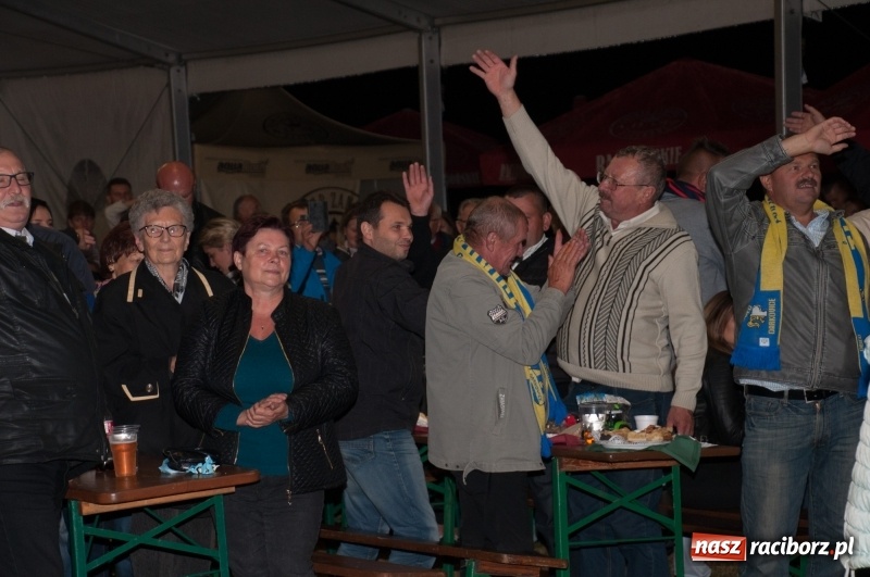 Zdjęcie w galerii na portalu naszraciborz.pl: Marcin Daniec gwiazdą dożynek i dziesięciolecia LKS w Raszczycach wiadomości z regionu