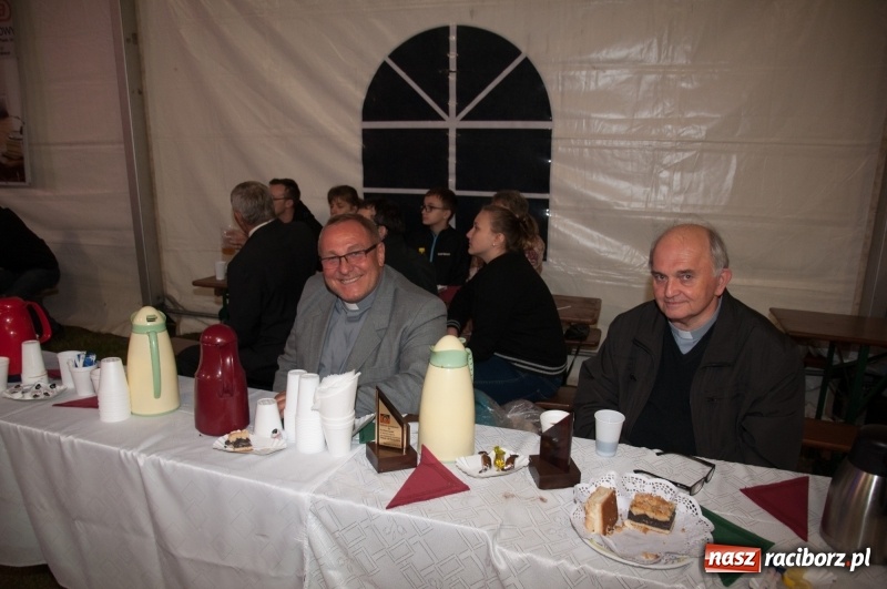 Zdjęcie w galerii na portalu naszraciborz.pl: Marcin Daniec gwiazdą dożynek i dziesięciolecia LKS w Raszczycach wiadomości z regionu