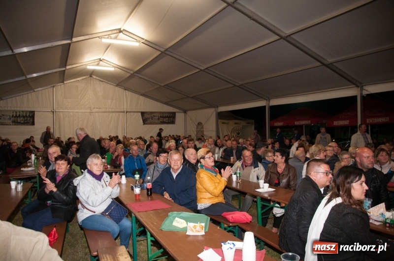 Zdjęcie w galerii na portalu naszraciborz.pl: Marcin Daniec gwiazdą dożynek i dziesięciolecia LKS w Raszczycach wiadomości z regionu