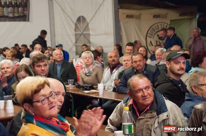 Zdjęcie w galerii na portalu naszraciborz.pl: Marcin Daniec gwiazdą dożynek i dziesięciolecia LKS w Raszczycach wiadomości z regionu