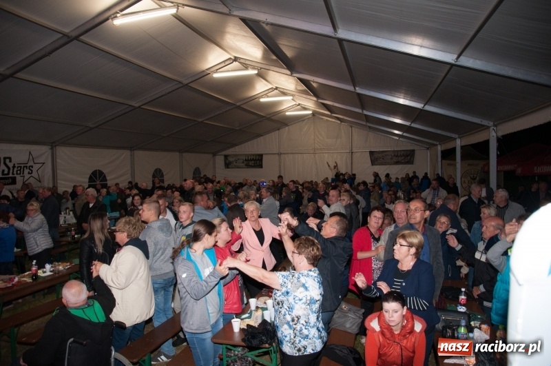 Zdjęcie w galerii na portalu naszraciborz.pl: Marcin Daniec gwiazdą dożynek i dziesięciolecia LKS w Raszczycach wiadomości z regionu