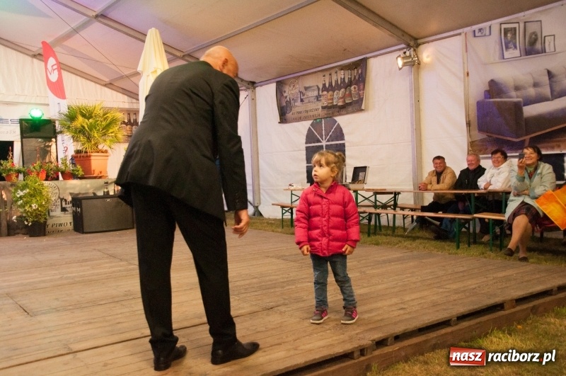 Zdjęcie w galerii na portalu naszraciborz.pl: Marcin Daniec gwiazdą dożynek i dziesięciolecia LKS w Raszczycach wiadomości z regionu