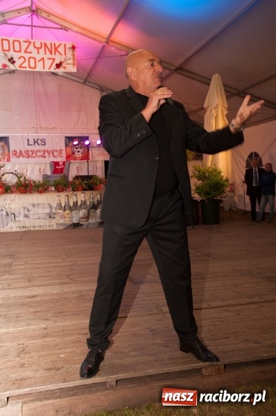Zdjęcie w galerii na portalu naszraciborz.pl: Marcin Daniec gwiazdą dożynek i dziesięciolecia LKS w Raszczycach wiadomości z regionu
