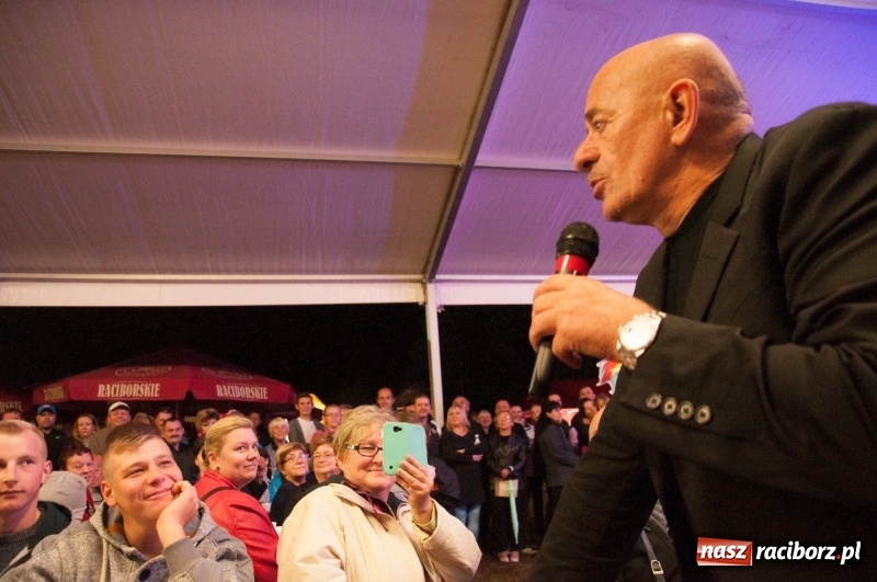 Zdjęcie w galerii na portalu naszraciborz.pl: Marcin Daniec gwiazdą dożynek i dziesięciolecia LKS w Raszczycach wiadomości z regionu