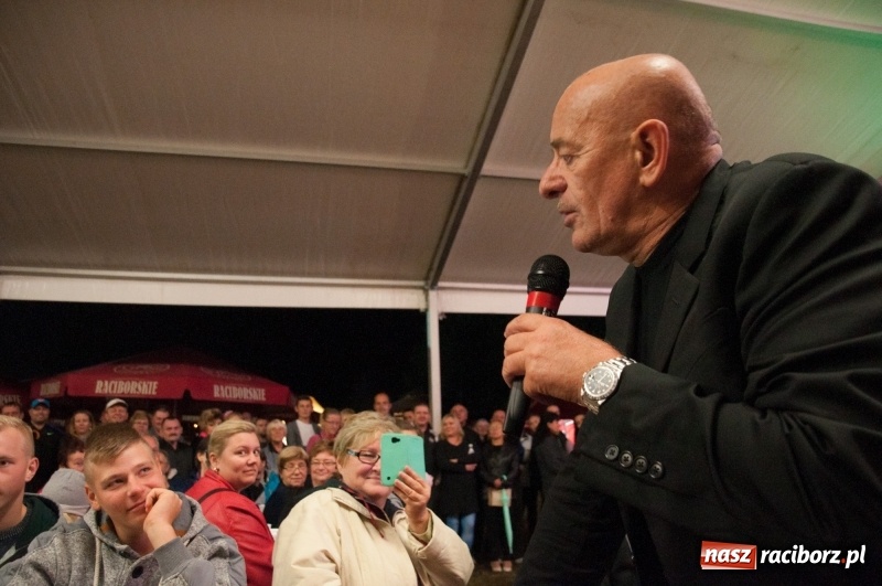 Zdjęcie w galerii na portalu naszraciborz.pl: Marcin Daniec gwiazdą dożynek i dziesięciolecia LKS w Raszczycach wiadomości z regionu