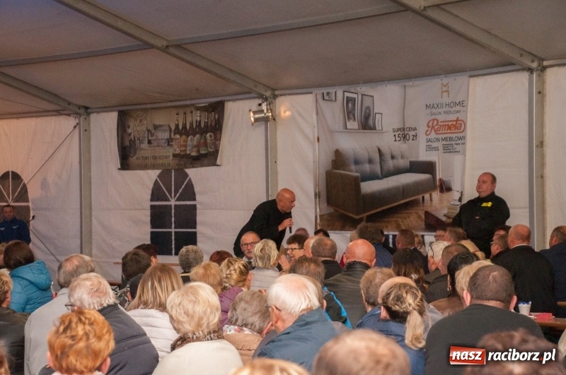 Zdjęcie w galerii na portalu naszraciborz.pl: Marcin Daniec gwiazdą dożynek i dziesięciolecia LKS w Raszczycach wiadomości z regionu