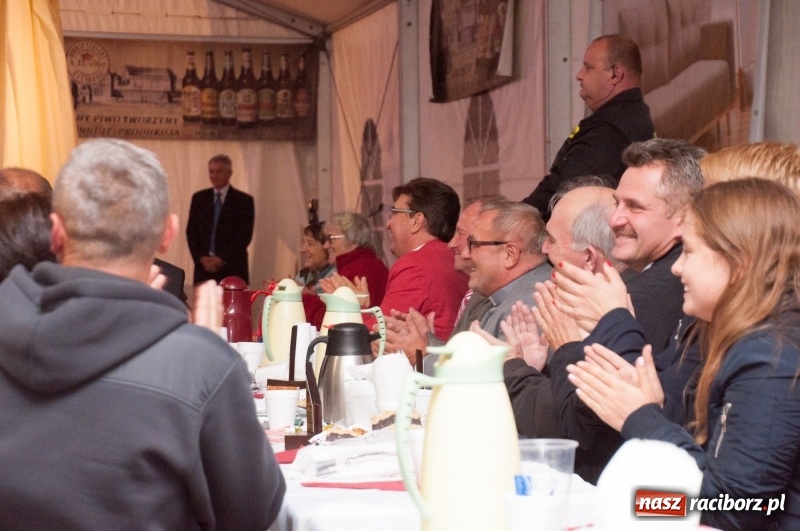 Zdjęcie w galerii na portalu naszraciborz.pl: Marcin Daniec gwiazdą dożynek i dziesięciolecia LKS w Raszczycach wiadomości z regionu