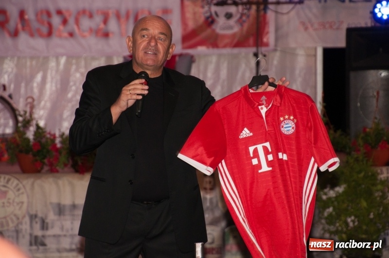 Zdjęcie w galerii na portalu naszraciborz.pl: Marcin Daniec gwiazdą dożynek i dziesięciolecia LKS w Raszczycach wiadomości z regionu