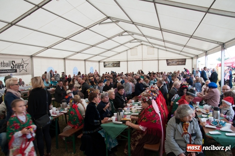 Zdjęcie w galerii na portalu naszraciborz.pl: Marcin Daniec gwiazdą dożynek i dziesięciolecia LKS w Raszczycach wiadomości z regionu