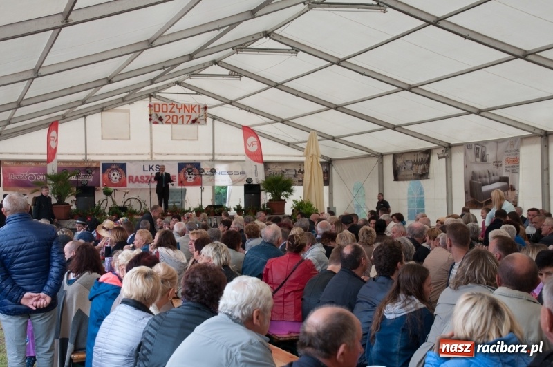 Zdjęcie w galerii na portalu naszraciborz.pl: Marcin Daniec gwiazdą dożynek i dziesięciolecia LKS w Raszczycach wiadomości z regionu